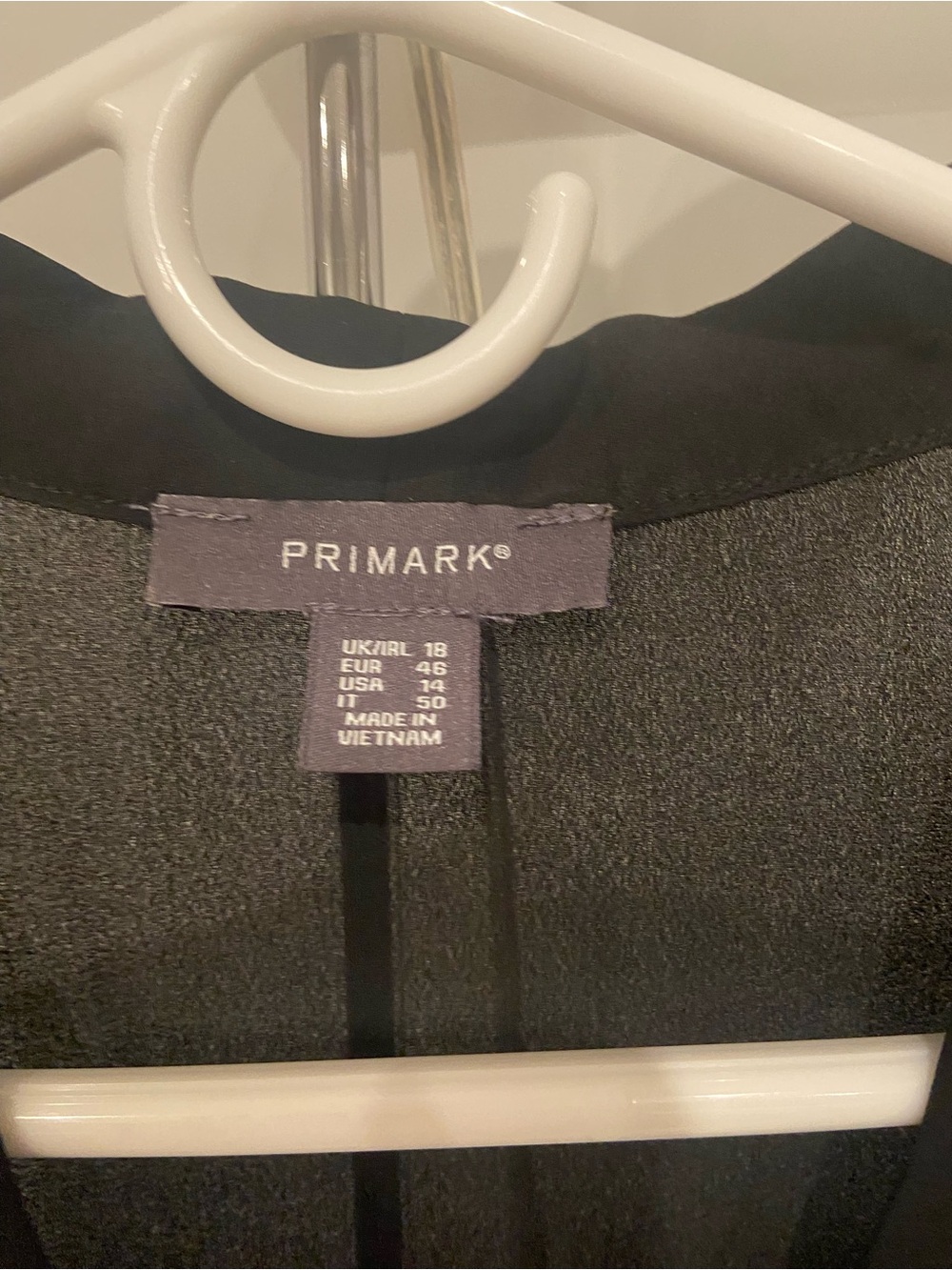 Primark Black V-Neck Sleeveless Camisole - Picture 2 of 2